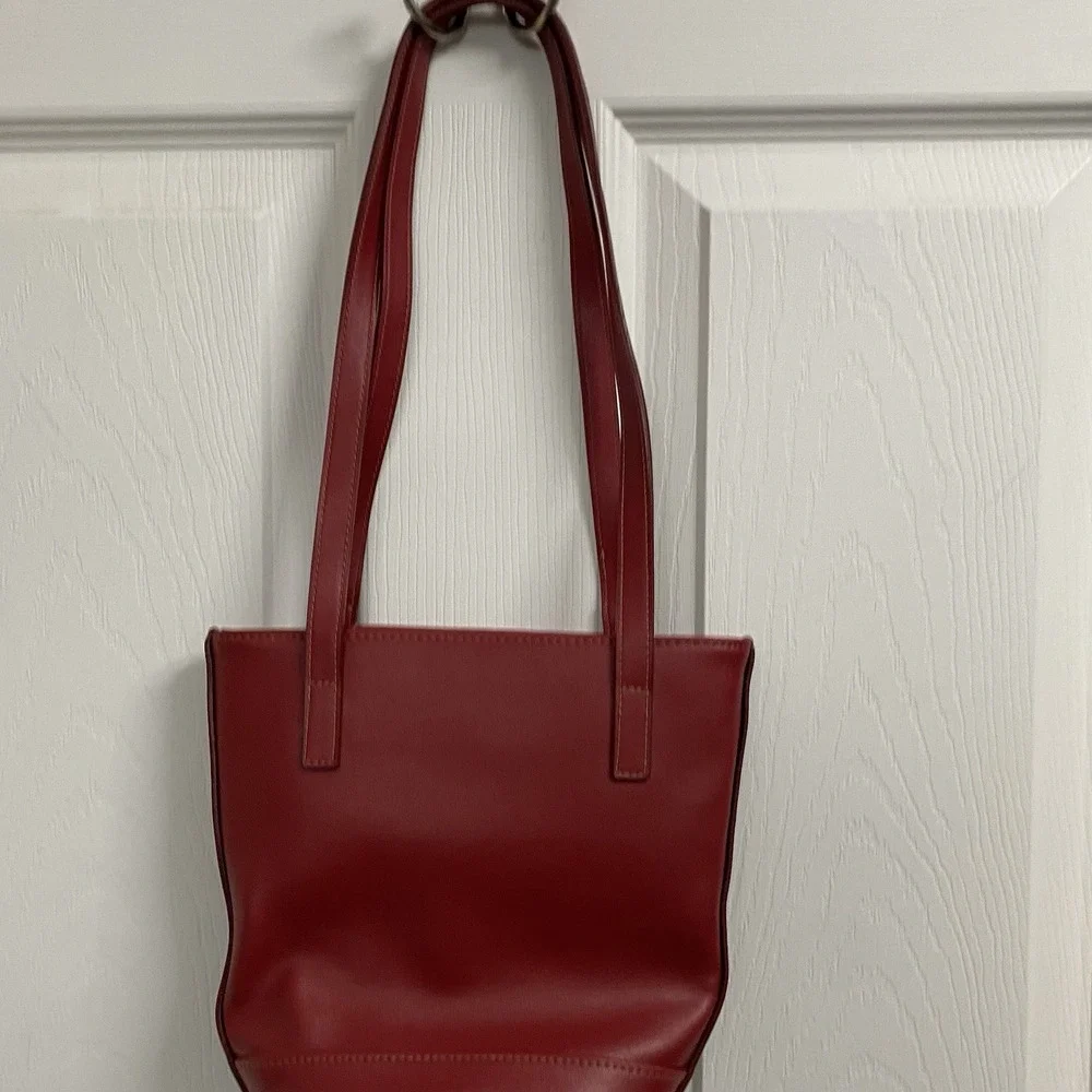 Liz Claiborne accessories Red‎ Purse/shoulder Bag. Double Strap Snap Closure